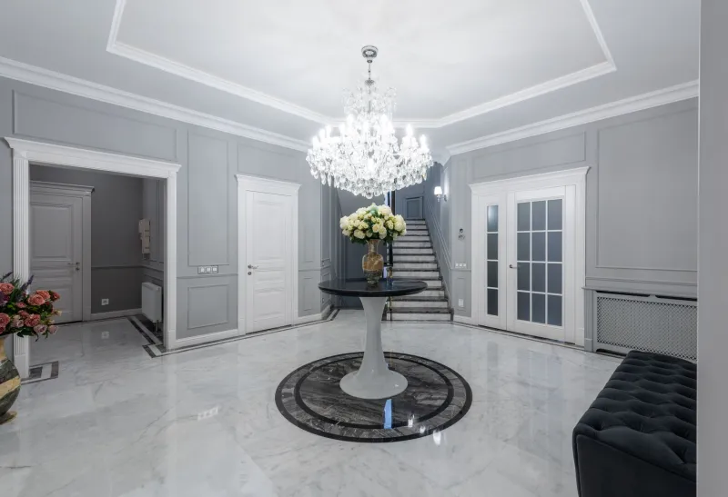 The Silent Persuader: How Chandelier Design Shapes Buyer Decisions in America's Ultra-Luxury Estate Market